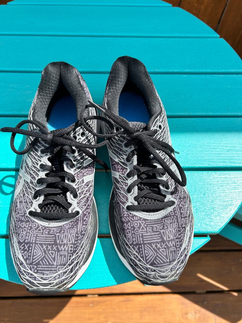 Asics Women's Gel-Nimbus 18 Running Shoes - Size 9 - Black/Silver/Purple EUC